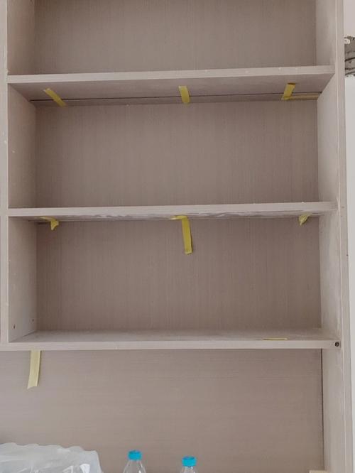 定制衣柜实木多层板和颗粒板
