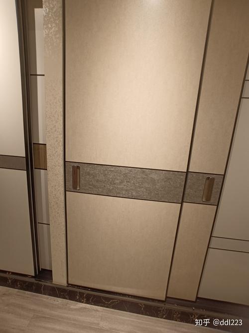 阳台柜体用多层实木柜门用颗粒板