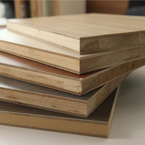 杉木大芯板和多层实木板哪个好的相关图片