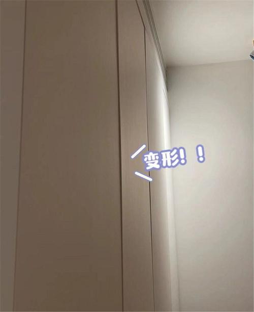 衣柜门用多层板变形的相关图片